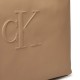 2000659002  Γυναικεία τσάντα μεγάλη τετράγωνη calvin klein jeans μάτ πούρο
